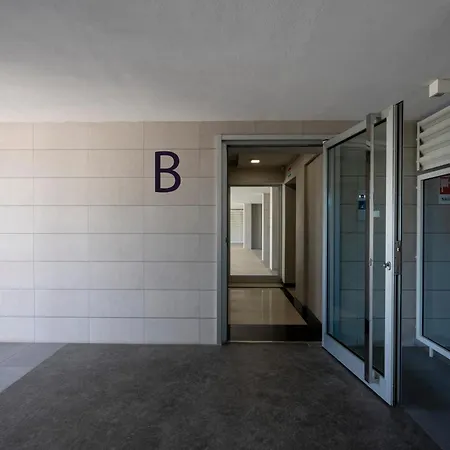 Guesthost - Kind Park - Sleek With Terrace & Parking Apartmán *