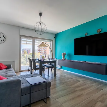 Apartman Guesthost - Kind Park - Sleek With Terrace & Parking *