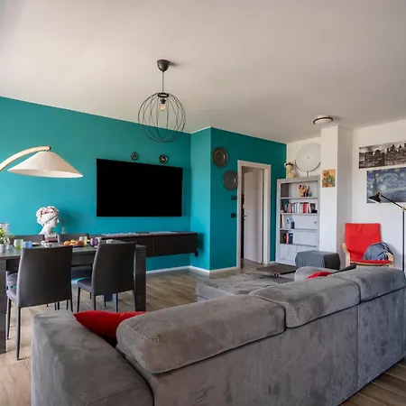 Daire Guesthost - Kind Park - Sleek With Terrace & Parking *